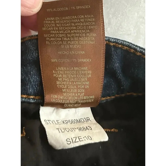 Kut from the Kloth women’s jeans size 10 medium wash straight leg - Picture 8 of 9